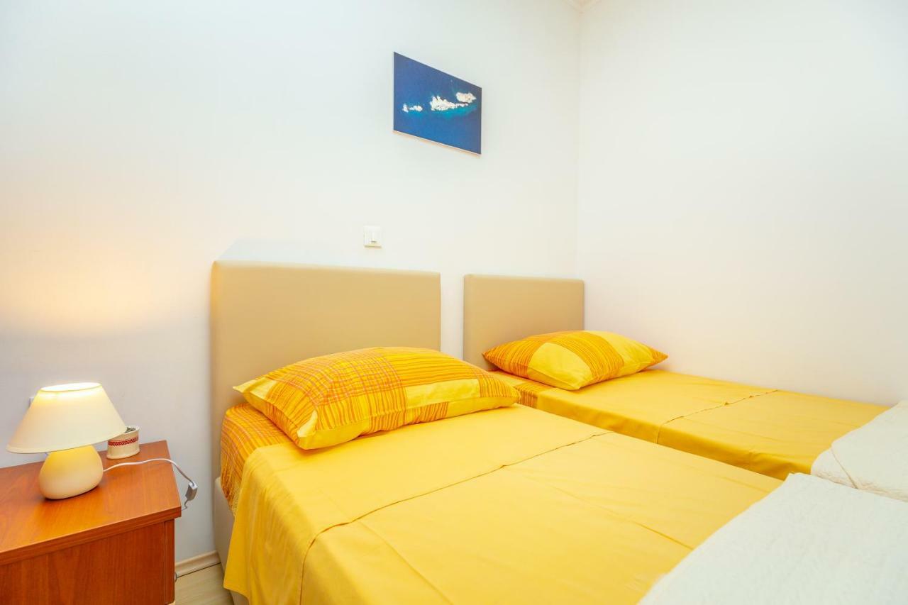 קאבטאט Apartments Vesna מראה חיצוני תמונה