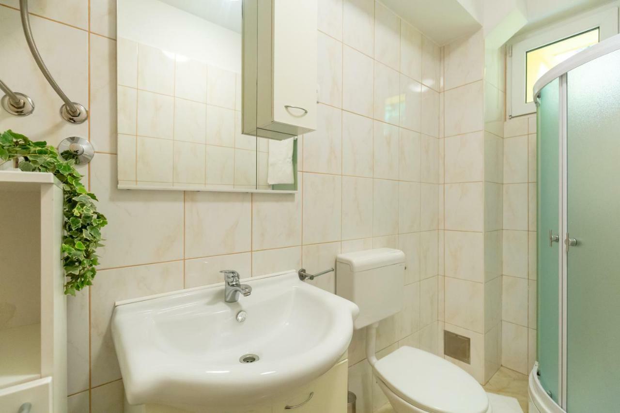 קאבטאט Apartments Vesna מראה חיצוני תמונה