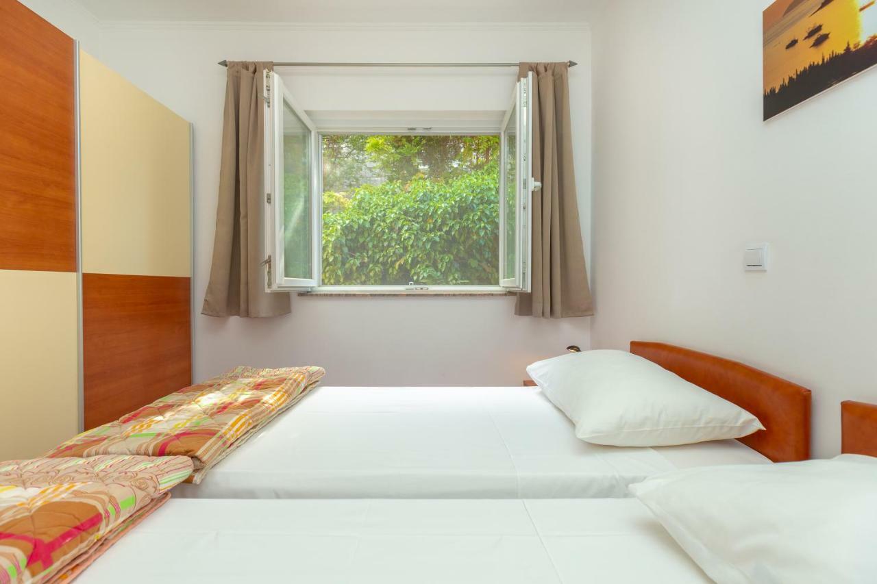 קאבטאט Apartments Vesna מראה חיצוני תמונה