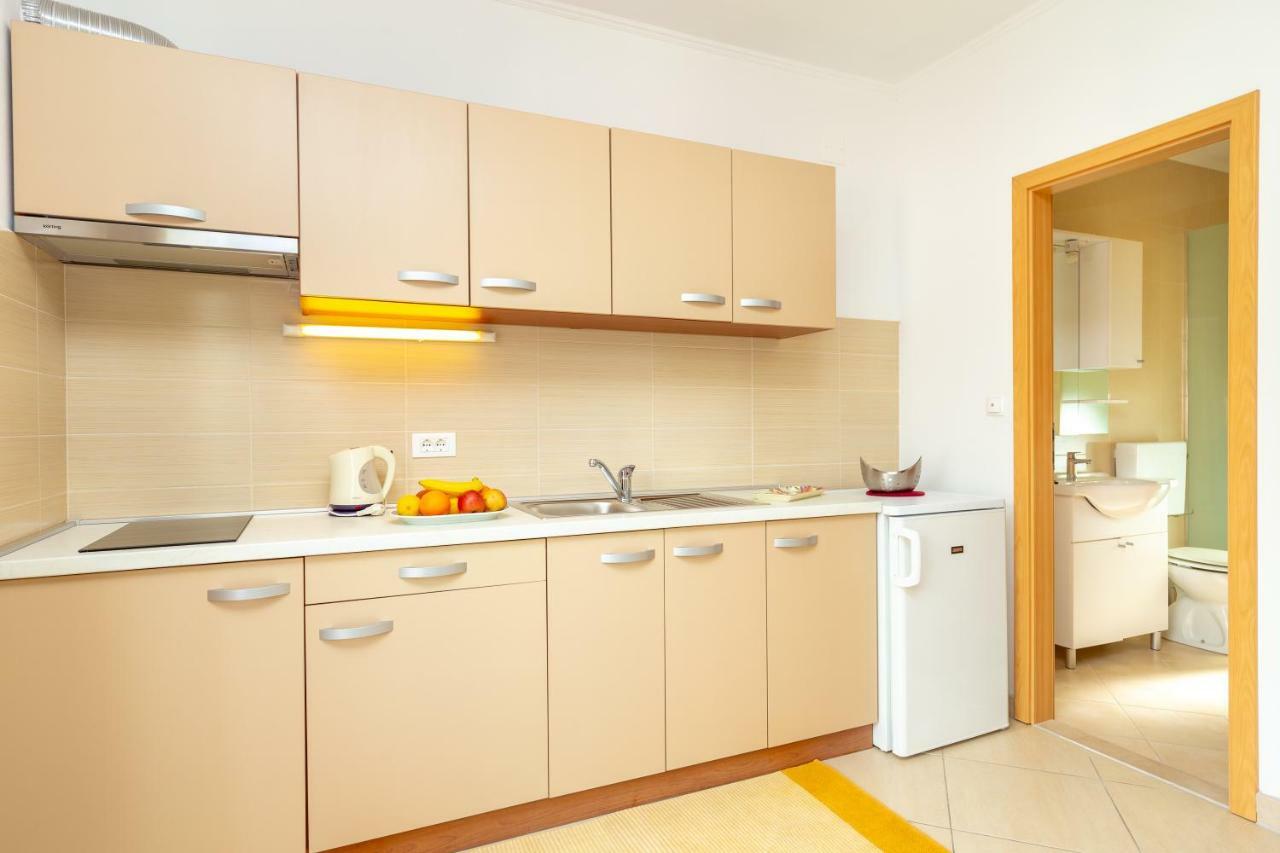קאבטאט Apartments Vesna מראה חיצוני תמונה