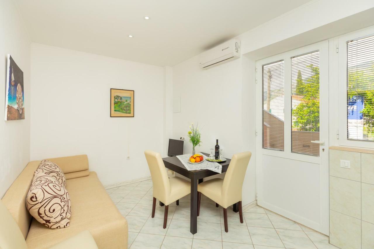 קאבטאט Apartments Vesna מראה חיצוני תמונה