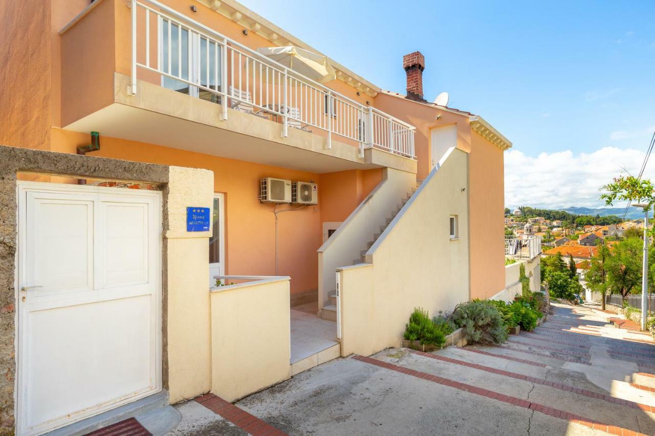 קאבטאט Apartments Vesna מראה חיצוני תמונה