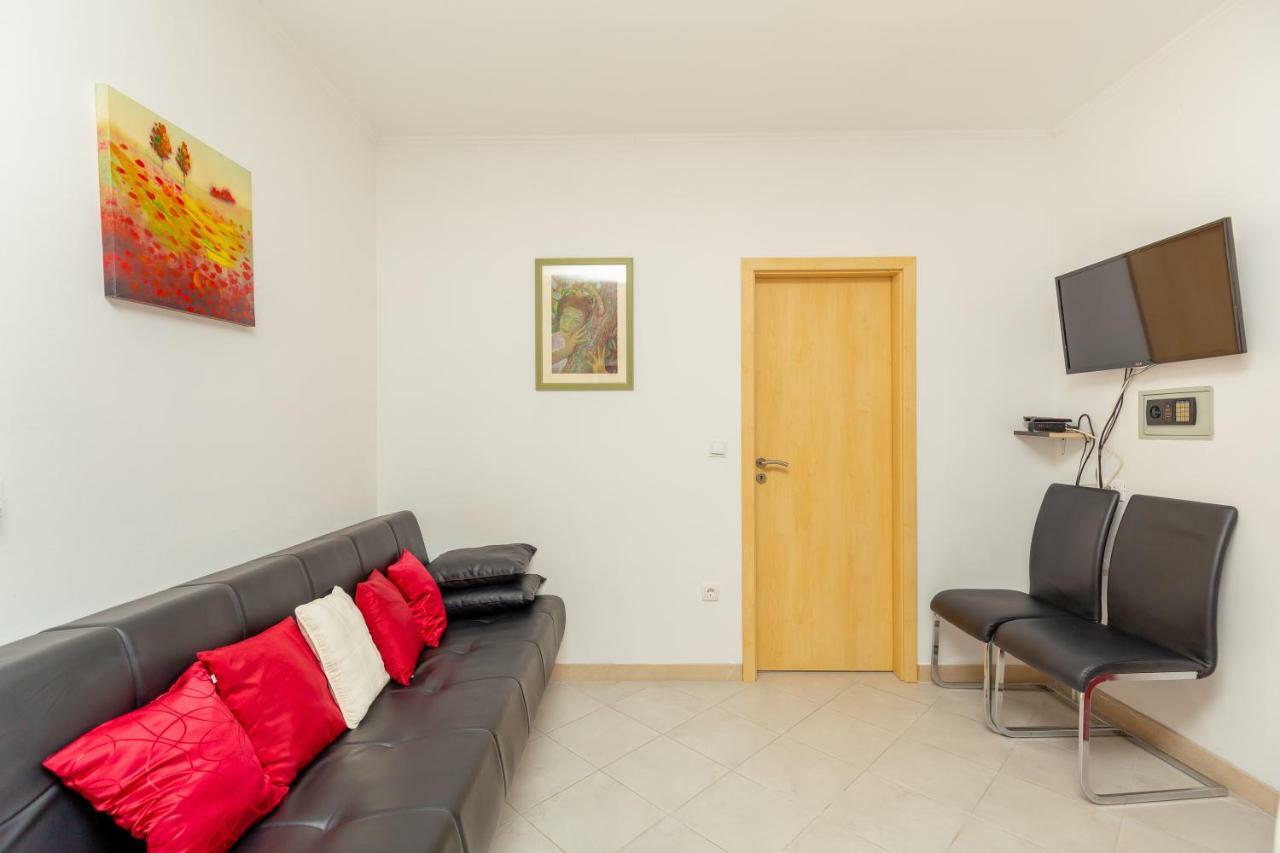 קאבטאט Apartments Vesna מראה חיצוני תמונה