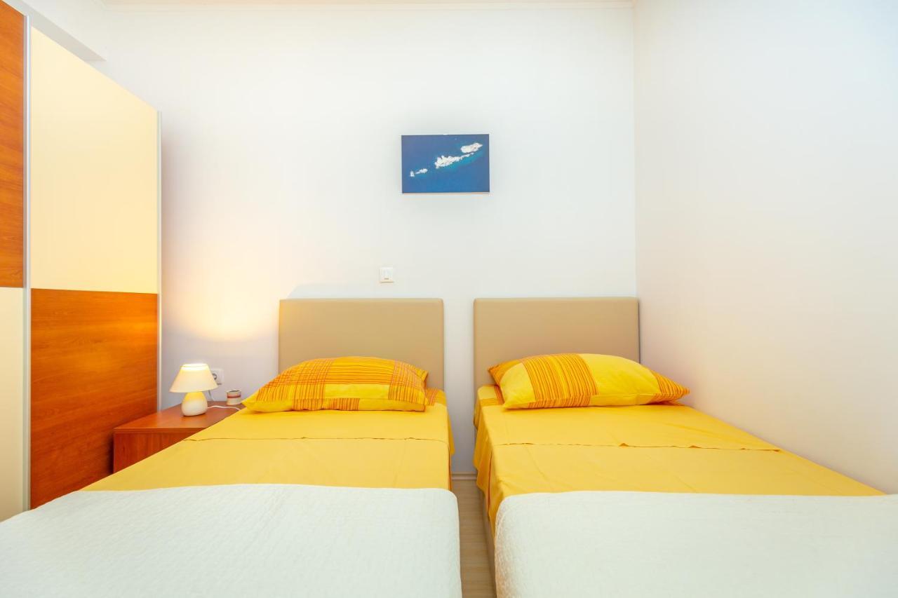 קאבטאט Apartments Vesna מראה חיצוני תמונה